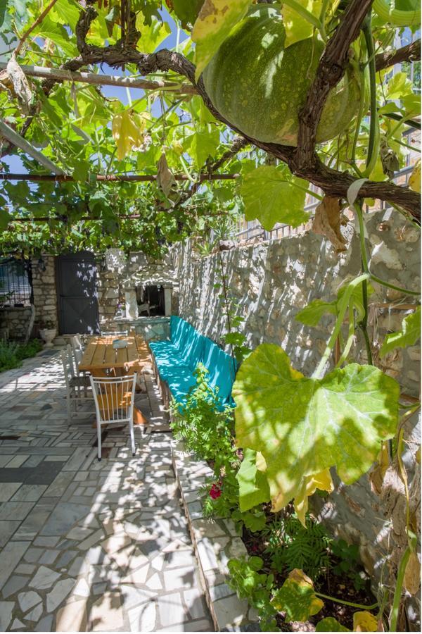 Margarita Guesthouse Himare Exterior photo