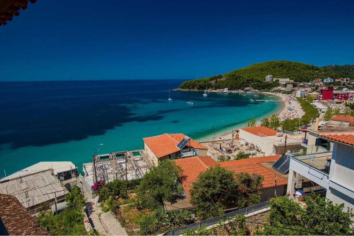 Margarita Guesthouse Himare Exterior photo