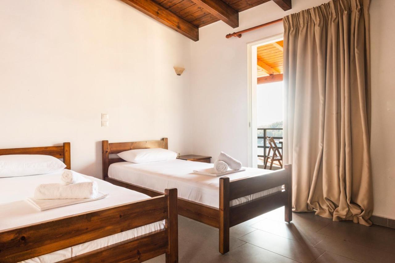 Margarita Guesthouse Himare Exterior photo