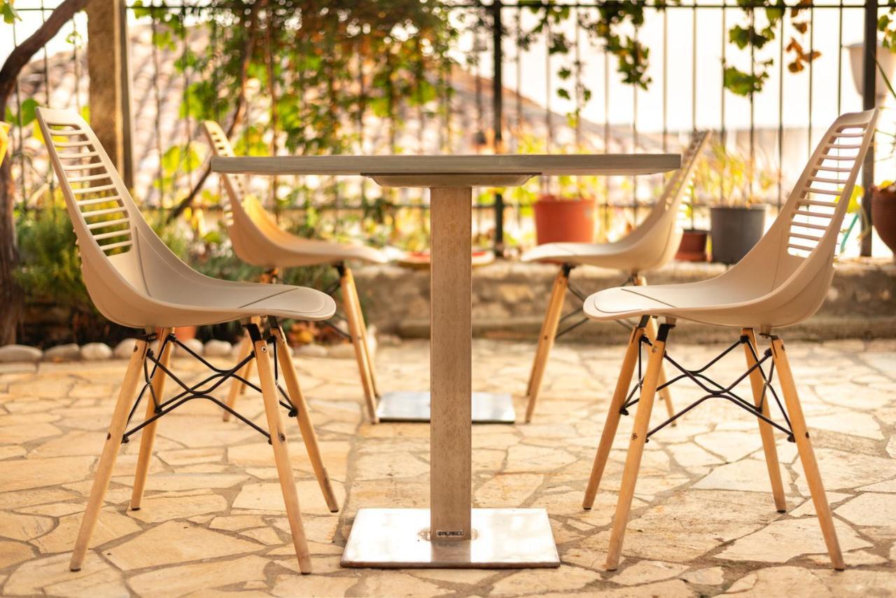 Margarita Guesthouse Himare Exterior photo