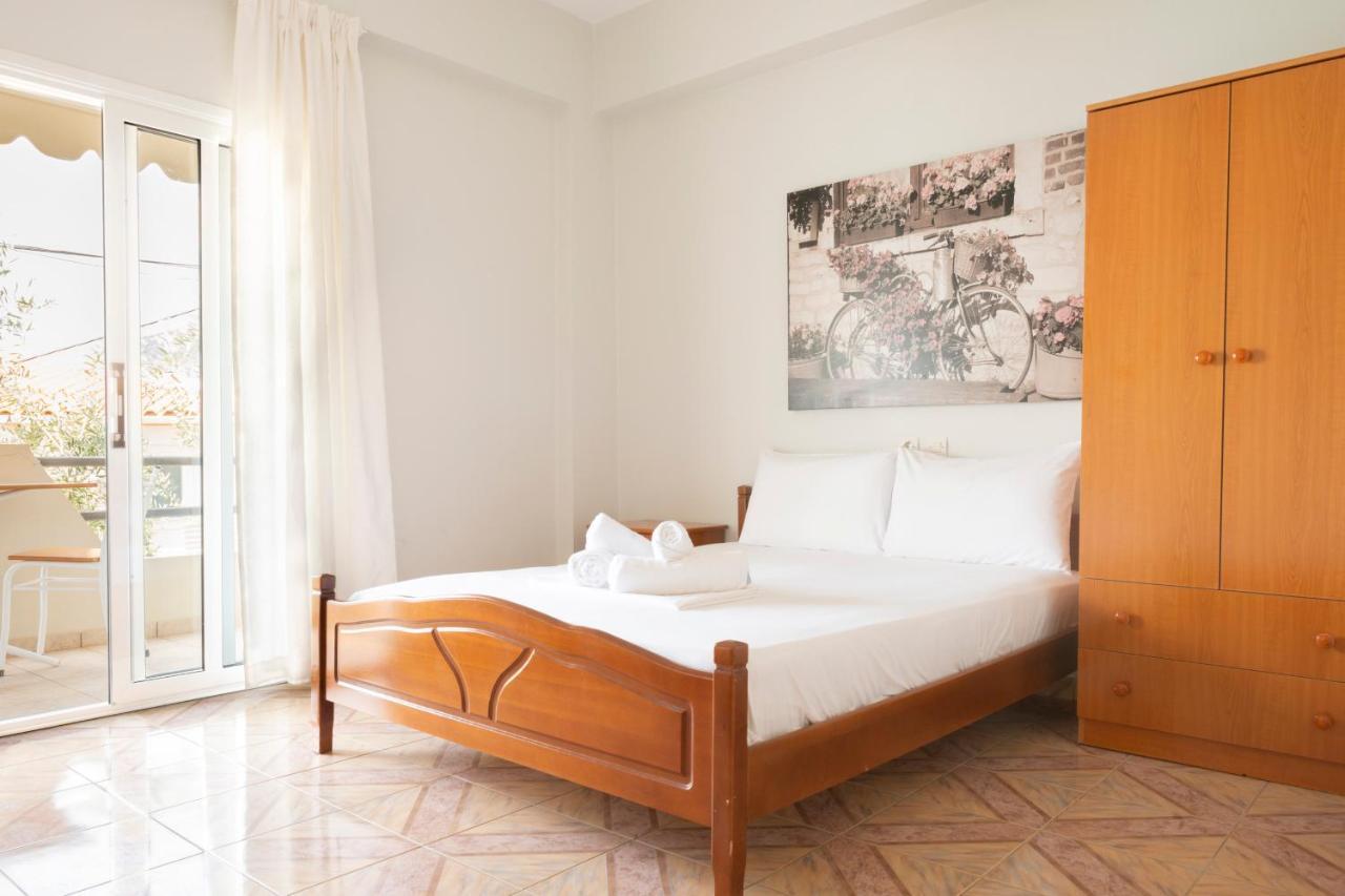 Margarita Guesthouse Himare Exterior photo